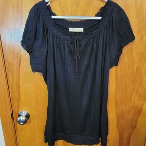 Black short sleeve shirt